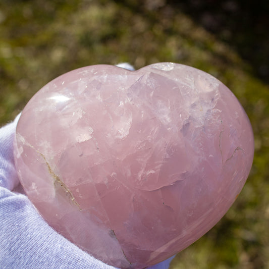 rose quartz heart polished carving