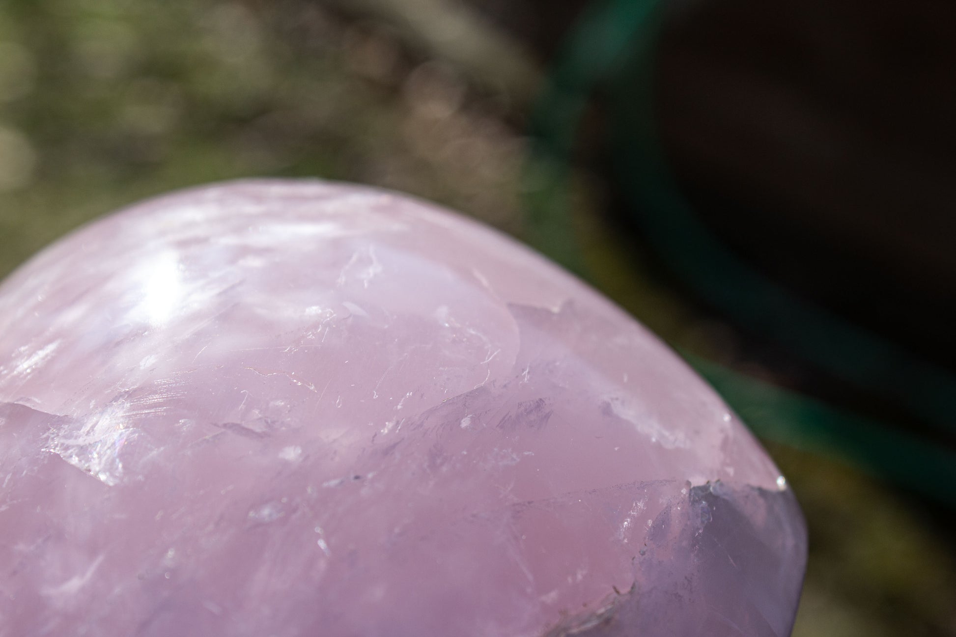 rose quartz heart polished carving close up