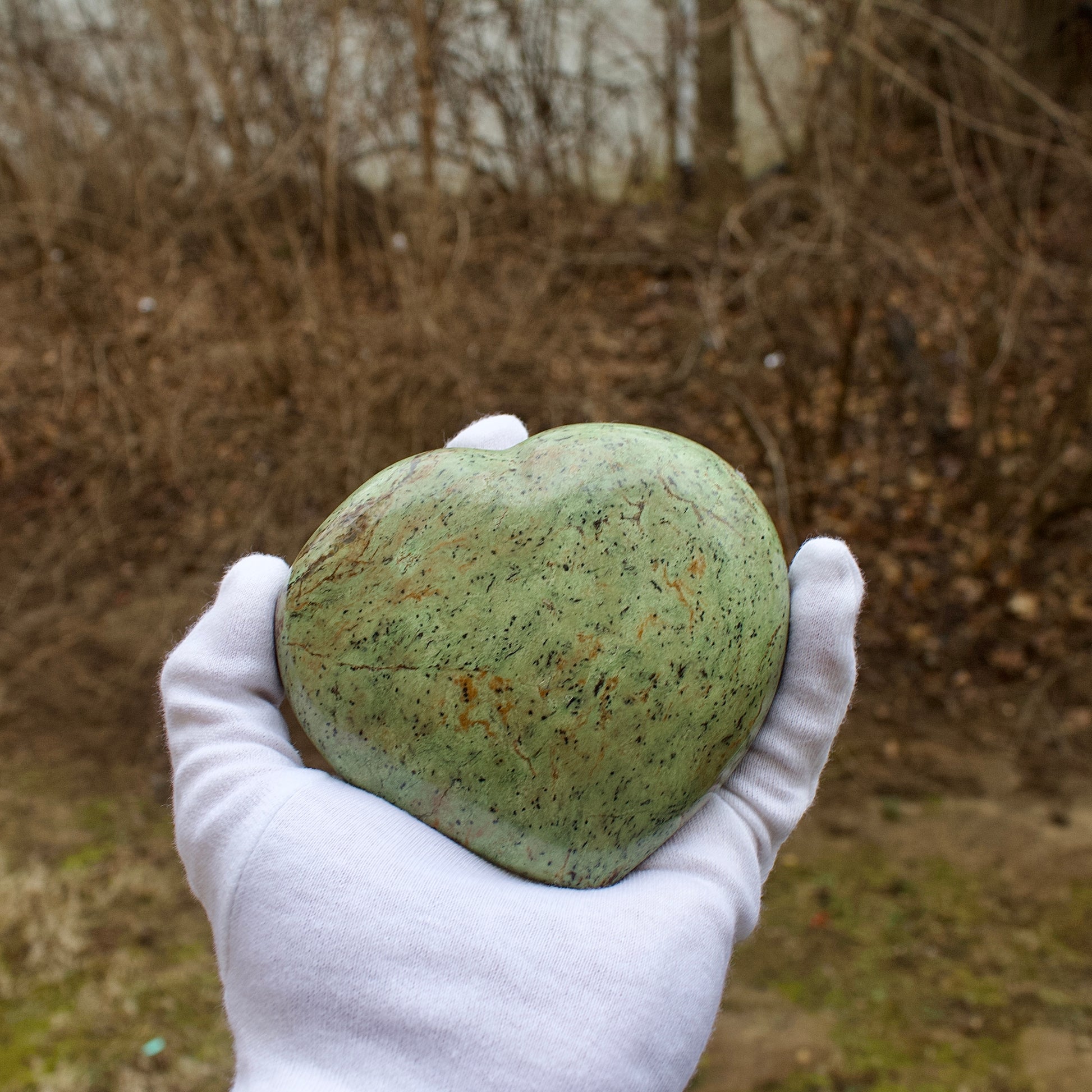 handheld size reference chrysoprase heart